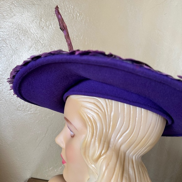 ASTONISHING DESIGNER JACK  MCCONNELL VINTAGE PURPLE FELT WIDE BRIM + FEATHERS - Picture 10 of 16